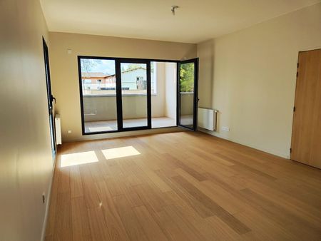 Location Appartement 2 pièces 55m² POITIERS 86000 - Photo 2