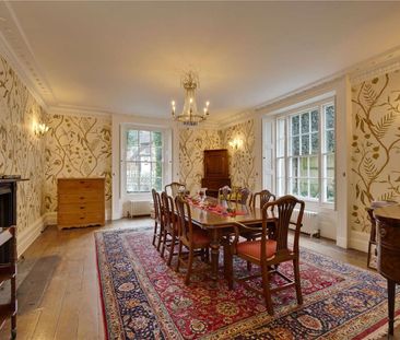 An outstanding country house in the village of Chawton - Photo 6