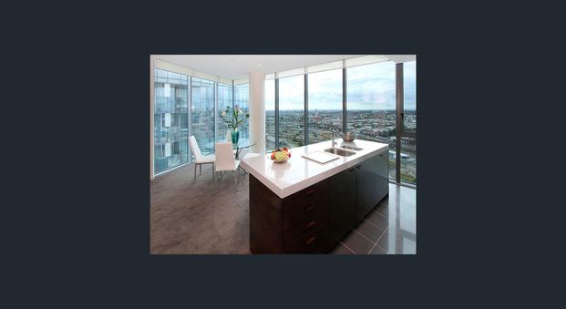 Docklands Apartment with City & Water Views - Photo 1