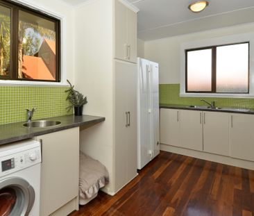 Perfect for a small family - 2 Bedrooms Plus 2 room Utility - Great... - Photo 2