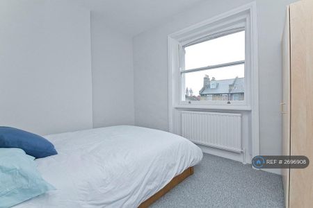 2 bedroom flat to rent - Photo 3