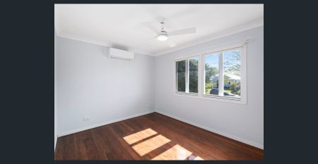 Charming, Spacious & Ideally Located – The Perfect Place to Call Home - Photo 2