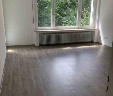 3-Zimmerwohnung mit bodengleicher Dusche und Balkon. - Foto 1