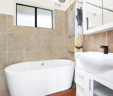 Top Floor Living Moments from Wollongong Harbour - Photo 5