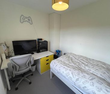 3 bedroom semi-detached house to rent - Photo 3