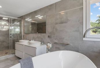 7 bedroom luxury Villa for rent in Marbella Del Este, Andalusia