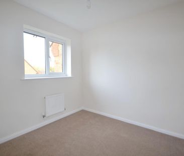 3 bedroom end of terrace house to rent - Photo 6