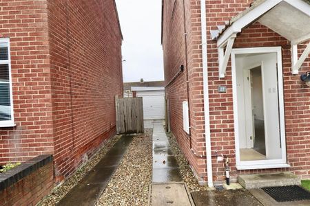 3 bedroom detached house to rent - Photo 3