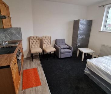 Studio to rent - Photo 4