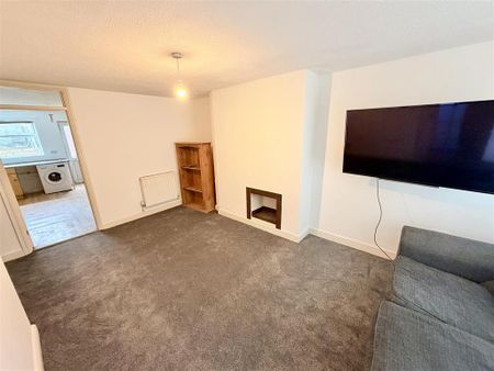 3 bedroom terraced house to rent - Photo 5