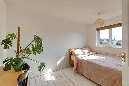 2 bedroom end of terrace house to rent - Photo 5