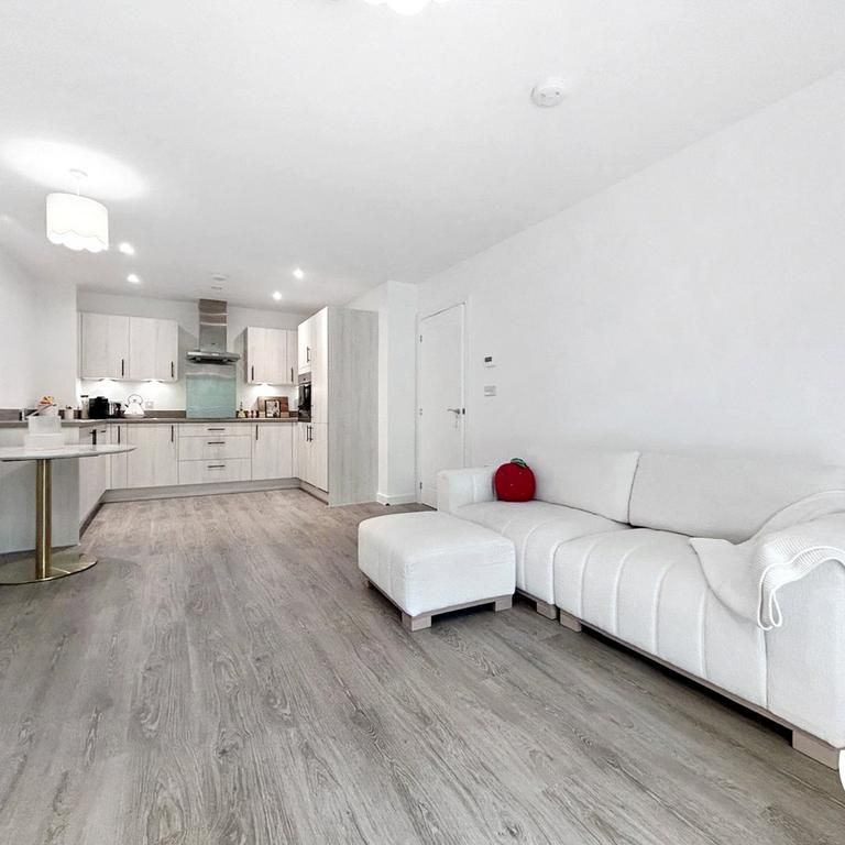 2 bedroom flat to rent - Photo 1