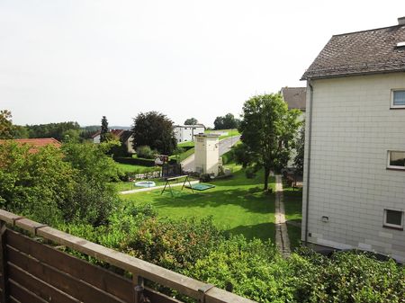 Schöne Erdgeschoß Wohnung mit Loggia - Foto 3