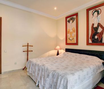4 bedroom luxury Villa for rent in Estepona, Spain - Photo 4