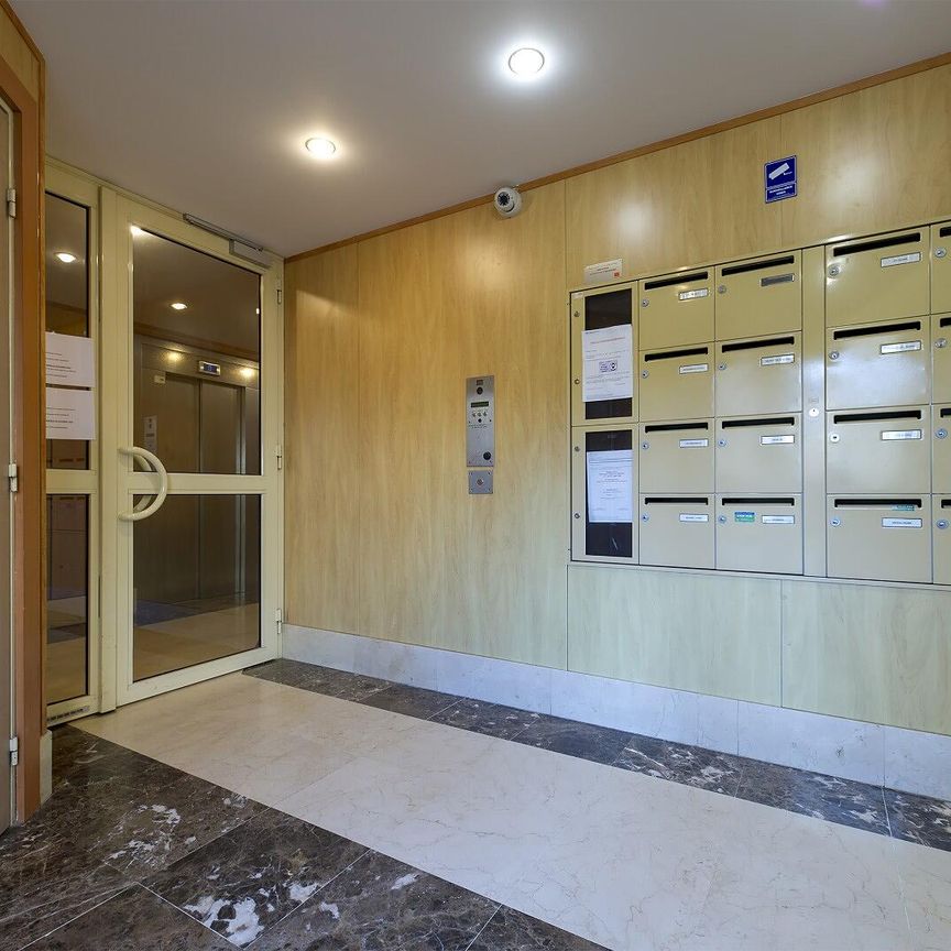 location Appartement T1 DE 30.2m² À VERSAILLES - Photo 1