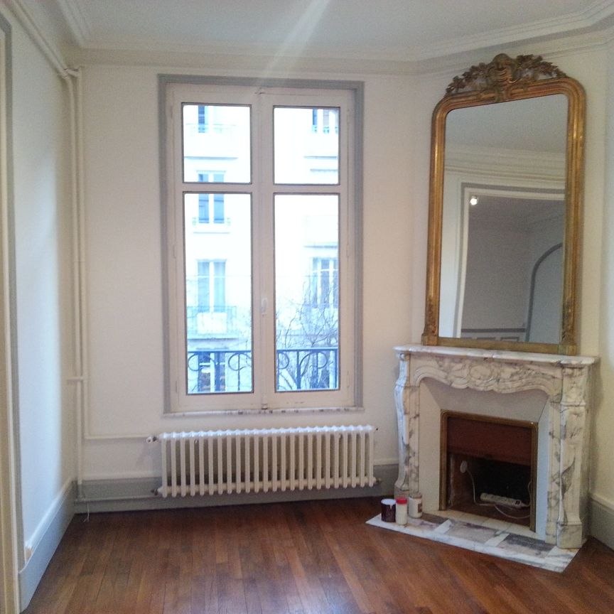 NANCY APPARTEMENT F3 DE CARACTERE, TRAVERSANT DE 70 M2 PROCHE DE LA GARE AVEC JARDIN COLLECTIF - Photo 1