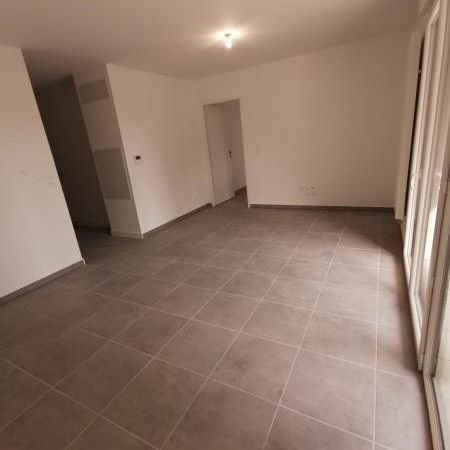 Location Appartement 2 pièces 40m² THONON LES BAINS 74200 - Photo 1