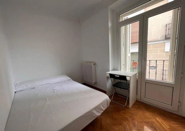 Calle de Grafal, Madrid, Community of Madrid 28005