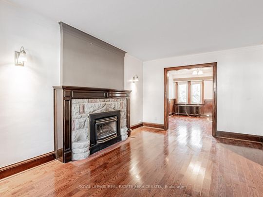 For Lease - 7 Duplex Crescent, Toronto, Ontario - Photo 1