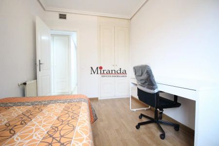 Piso de alquiler en Centro - Photo 4