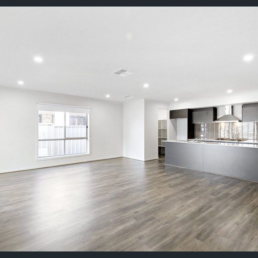 Modern Family Living in a Convenient Tarneit Location - Photo 1