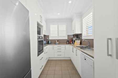 Style, Space and Great Surroundings - Photo 3