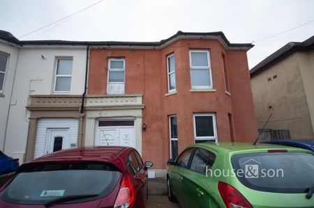 6 bedroom detached house to rent - Photo 5