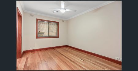 Large Family Home - Photo 4