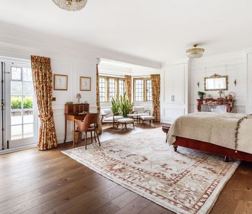 A Grand Country House with Parkland, Guest Accommodation and a Pool - Photo 3