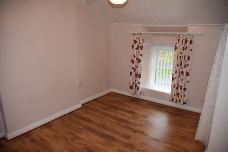 2 bedroom semi-detached house to rent - Photo 2
