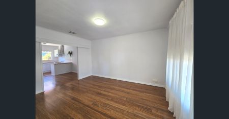 DELIGHTFUL 2 BEDROOM UNIT IN SEASIDE LOCATION! - Photo 2