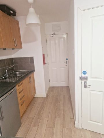 2 Bed Flat, Bramble Street, CV1 - Photo 3