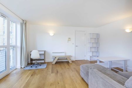 Price £2,000 pcm - Available 22/11/2025 - Furnished - Photo 5