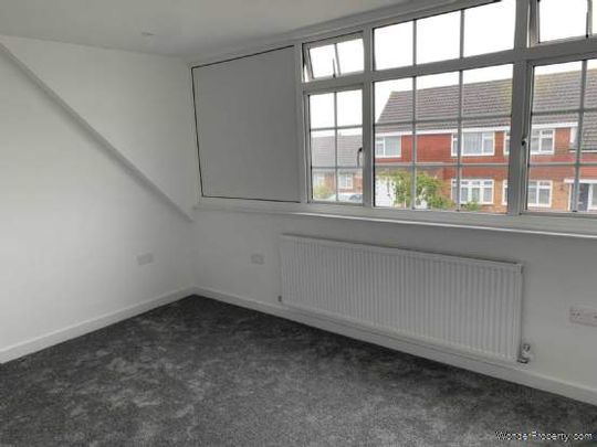 3 bedroom property to rent in Erith - Photo 1