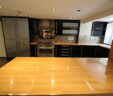 4 bedroom semi-detached house to rent - Photo 6