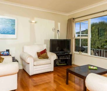 MILFORD 2 BEDROOM CUTIE WITH VIEWS - Photo 3