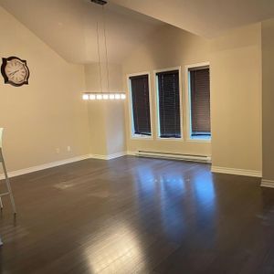 Grand 4 1/2 avec Mezzanine à louer ! - Photo 2