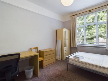 4 bedroom terraced house to rent - Photo 4