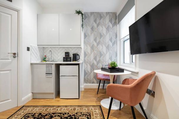** Inclusive of council tax, gas, electricity, water, internet and Netflix** - Photo 1