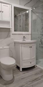 À louer 4 et demi entièrement rénové avec thermopompe, deux chambres fermées quartier tranquille - Photo 3