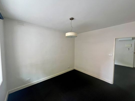 Charming & Cosy Richmond Retreat - Photo 1