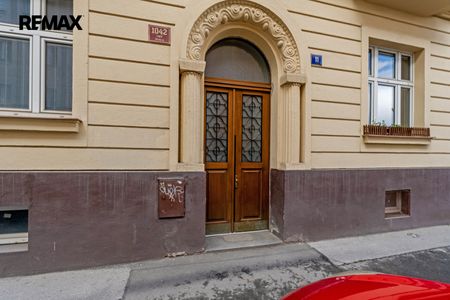 Pronájem bytu 2+1 v osobním vlastnictví 70 m², Praha 8 - Libeň - Photo 2