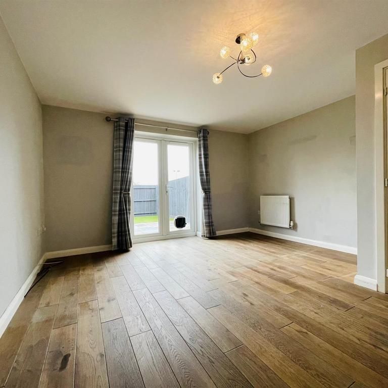 2 bedroom townhouse to rent - Photo 1