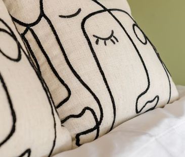 Spacious room with private terrace at Cuatro Caminos - Photo 4