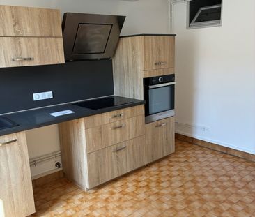 Location Appartement 2 pièces 42m² LE COTEAU 42120 - Photo 1