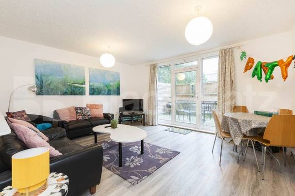 Newly refurbished two bedroom in a stunning location - Photo 1