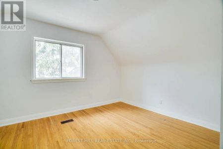 12 GLEN AGAR DRIVE - Photo 4