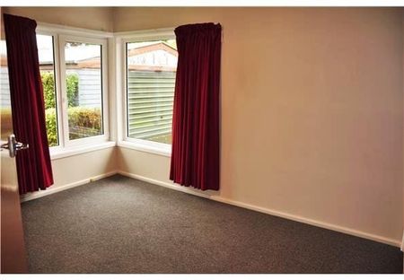 Your new family home Awaits!! - Photo 2