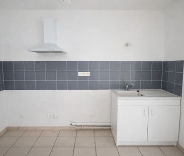 Location Appartement 2 pièces 50m² ROMANS SUR ISERE 26100 - Photo 3