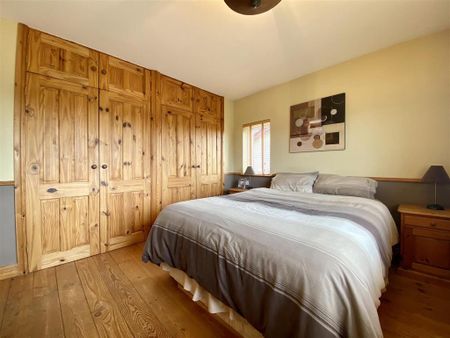 4 bedroom detached house to rent - Photo 4